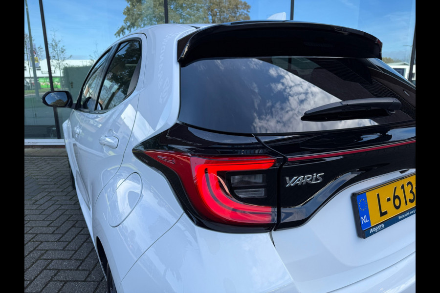 Toyota Yaris 1.5 Hybrid Executive - Automaat - Navi - Climate - Winterpakket - Camera - Org.NL