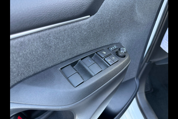 Toyota Yaris 1.5 Hybrid Executive - Automaat - Navi - Climate - Winterpakket - Camera - Org.NL