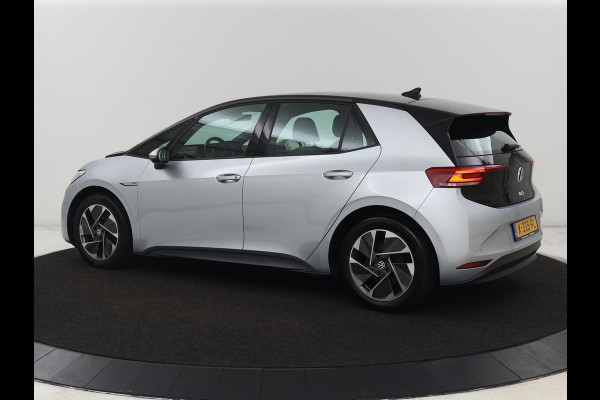 Volkswagen ID.3 Life 58 kWh | Stoel & stuurverwarming | Carplay | Adaptive cruise | Navigatie | Full LED | Parkeerhulp | DAB | Climate control