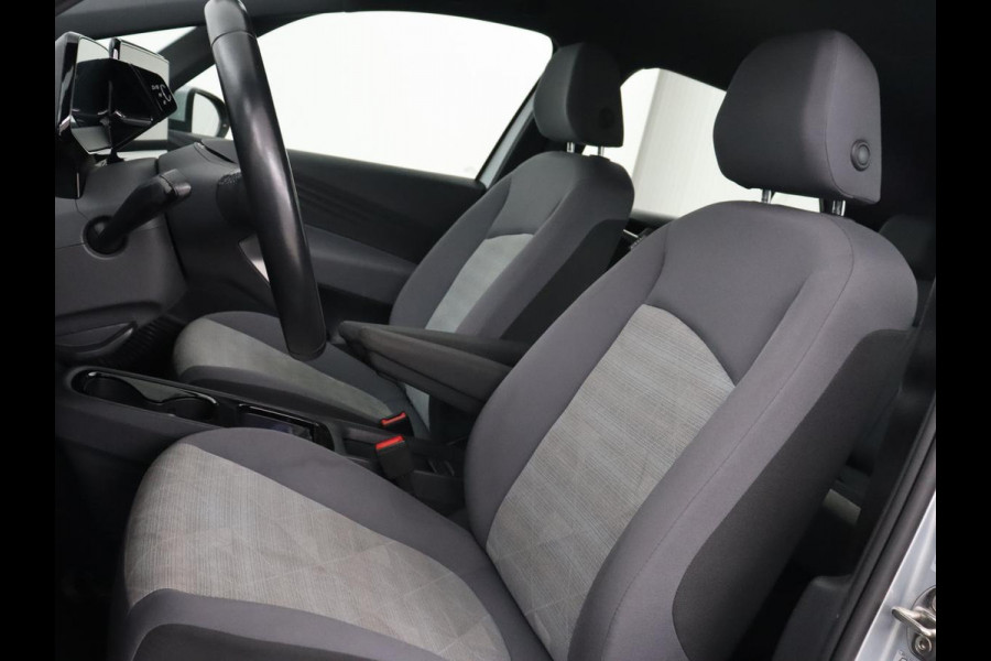 Volkswagen ID.3 Life 58 kWh | Stoel & stuurverwarming | Carplay | Adaptive cruise | Navigatie | Full LED | Parkeerhulp | DAB | Climate control