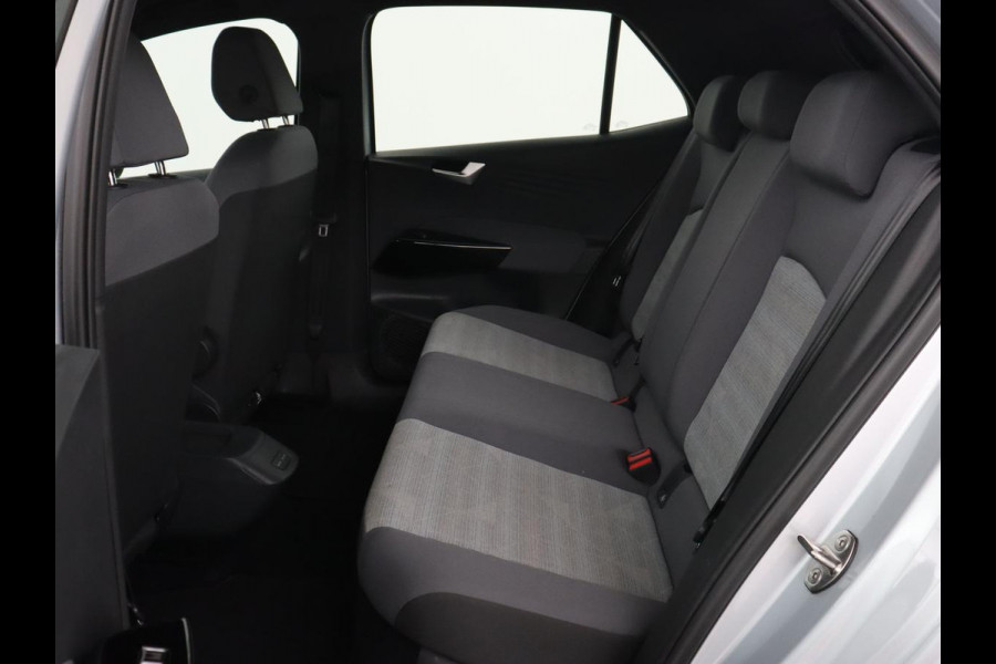 Volkswagen ID.3 Life 58 kWh | Stoel & stuurverwarming | Carplay | Adaptive cruise | Navigatie | Full LED | Parkeerhulp | DAB | Climate control