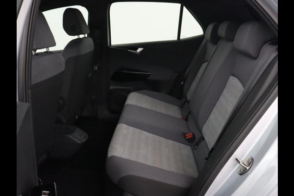 Volkswagen ID.3 Life 58 kWh | Stoel & stuurverwarming | Carplay | Adaptive cruise | Navigatie | Full LED | Parkeerhulp | DAB | Climate control