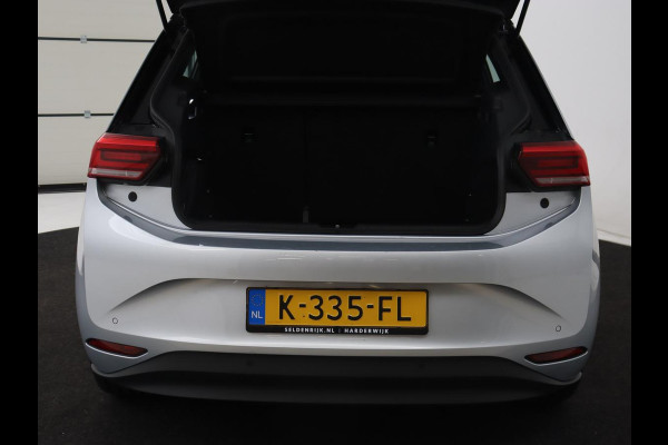 Volkswagen ID.3 Life 58 kWh | Stoel & stuurverwarming | Carplay | Adaptive cruise | Navigatie | Full LED | Parkeerhulp | DAB | Climate control