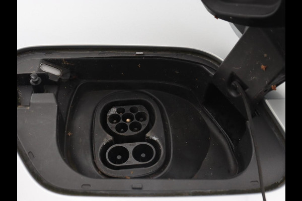 Volkswagen ID.3 Life 58 kWh | Stoel & stuurverwarming | Carplay | Adaptive cruise | Navigatie | Full LED | Parkeerhulp | DAB | Climate control