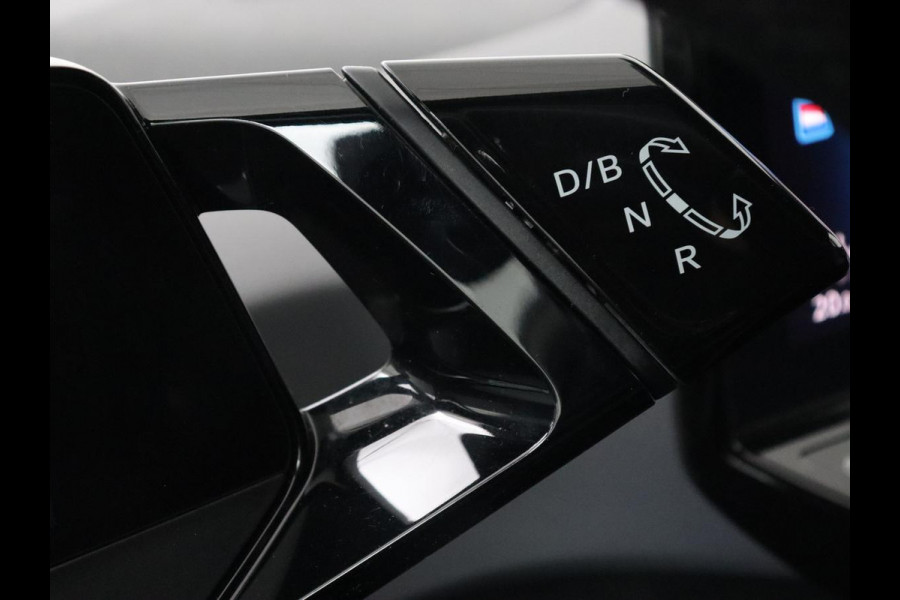 Volkswagen ID.3 Life 58 kWh | Stoel & stuurverwarming | Carplay | Adaptive cruise | Navigatie | Full LED | Parkeerhulp | DAB | Climate control