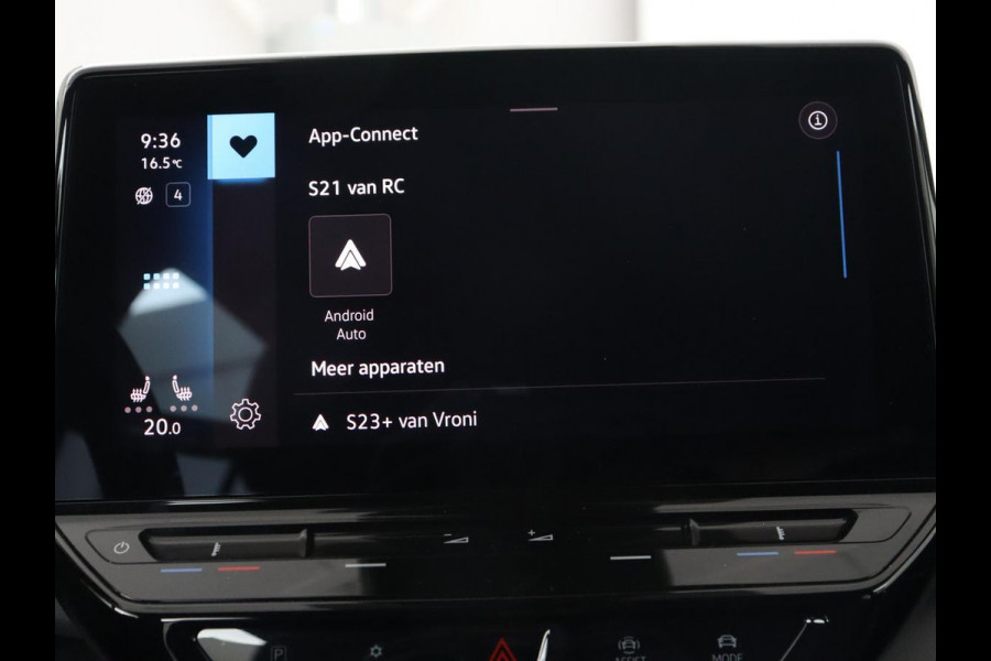 Volkswagen ID.3 Life 58 kWh | Stoel & stuurverwarming | Carplay | Adaptive cruise | Navigatie | Full LED | Parkeerhulp | DAB | Climate control