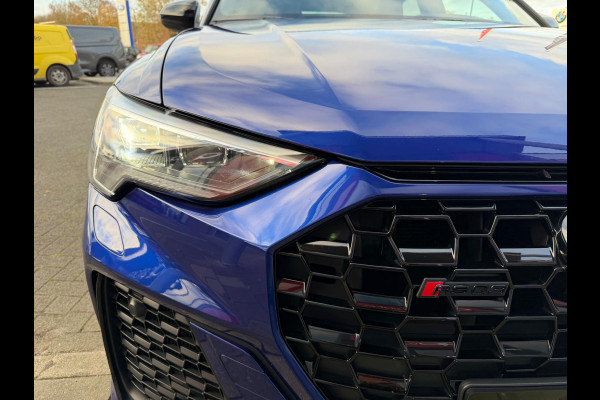 Audi Q3 Sportback TFSI RS / Pano'dak / Alcantara / Carbon afwerking