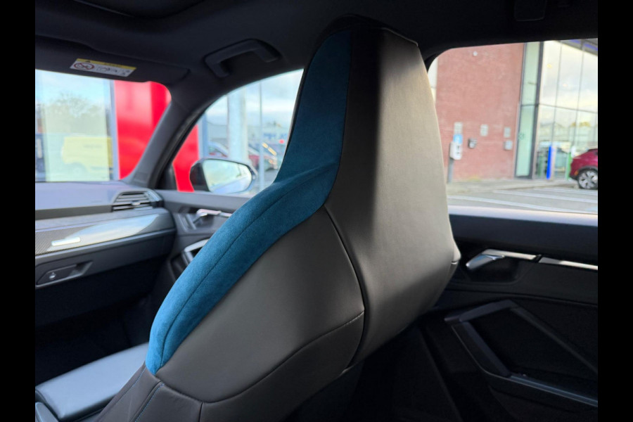 Audi Q3 Sportback TFSI RS / Pano'dak / Alcantara / Carbon afwerking