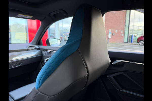 Audi Q3 Sportback TFSI RS / Pano'dak / Alcantara / Carbon afwerking