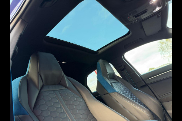 Audi Q3 Sportback TFSI RS / Pano'dak / Alcantara / Carbon afwerking