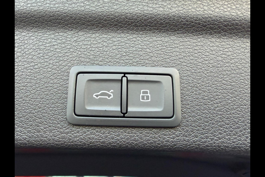 Audi Q3 Sportback TFSI RS / Pano'dak / Alcantara / Carbon afwerking