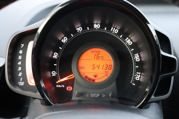 Toyota Aygo 1.0 VVT-i x-cite org.NL a.camera afn.trekhaak