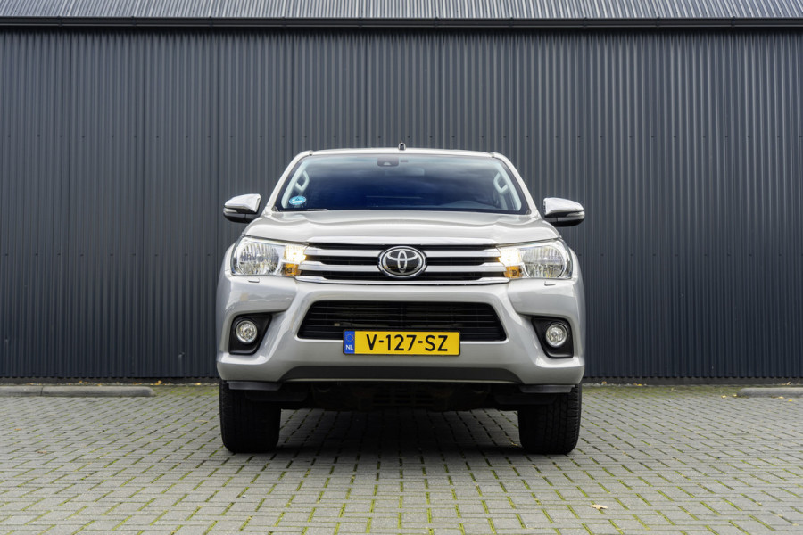 Toyota Hilux D-4D-F Double Cab | 4X4 | Automaat | Camera | Navigatie | Cruise | Airco | Euro 6