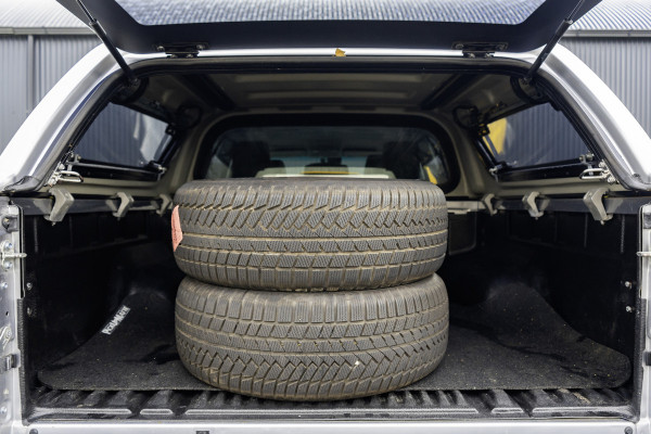 Toyota Hilux D-4D-F Double Cab | 4X4 | Automaat | Camera | Navigatie | Cruise | Airco | Euro 6