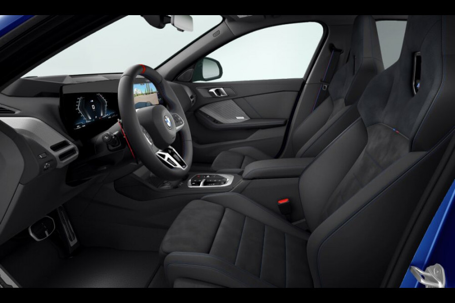 BMW 1-serie M135 xDrive - Pano - Memoryzetels - ACC - Stuurwiel Verwarmd - Head-up