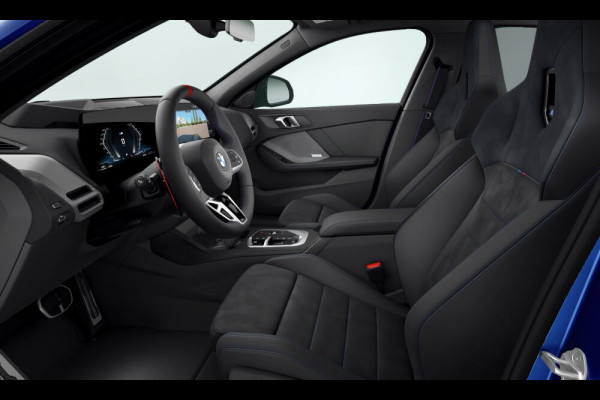BMW 1-serie M135 xDrive - Pano - Memoryzetels - ACC - Stuurwiel Verwarmd - Head-up