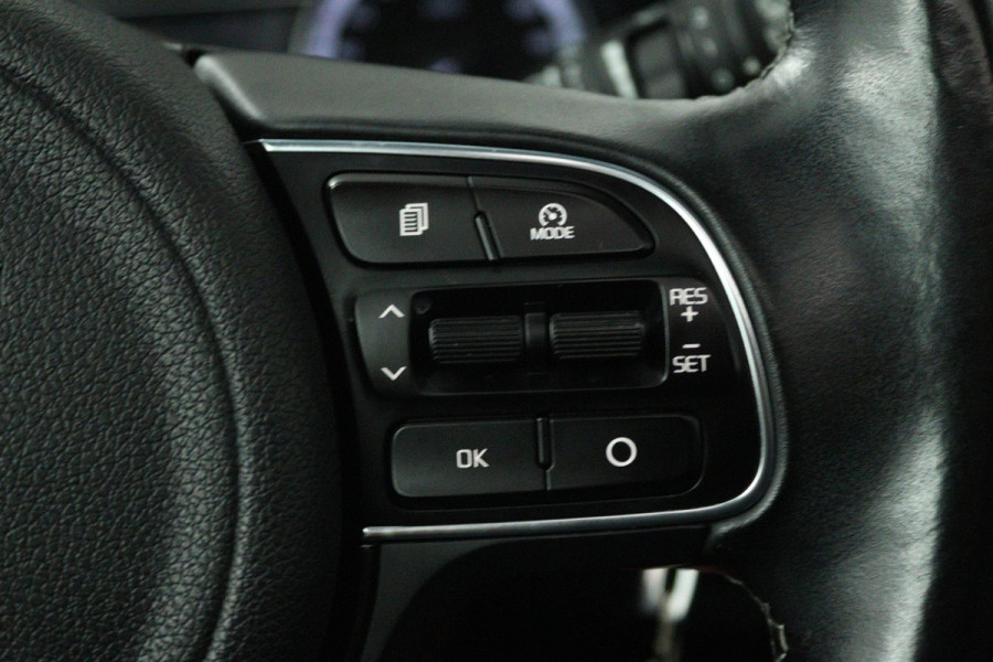 Kia Niro 1.6 GDi Hybrid Edition (PANORAMADAK, STOEL/STUUR VERWARMING, ACHTERUITRIJCAMERA, NAVIGATIE, PARKEERSENSOREN)