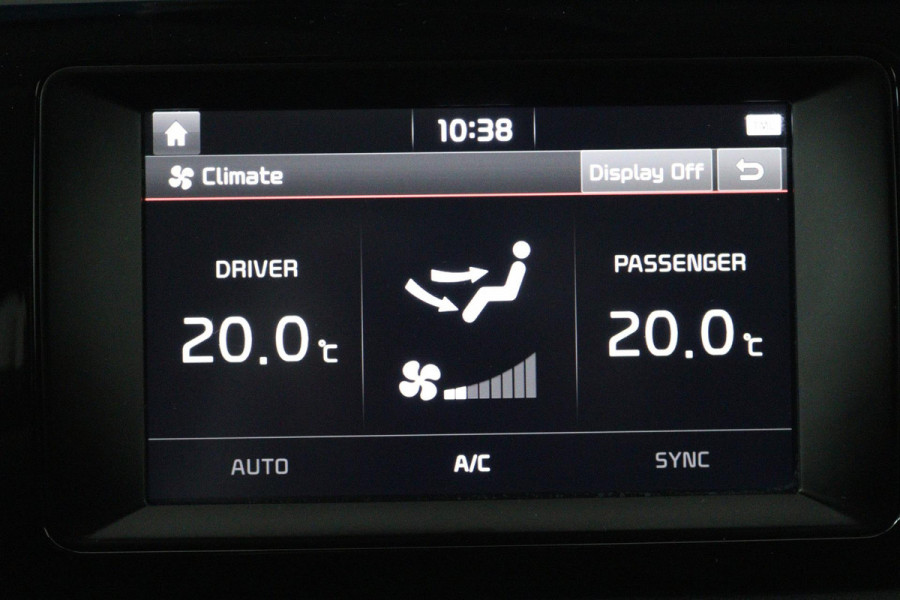 Kia Niro 1.6 GDi Hybrid Edition (PANORAMADAK, STOEL/STUUR VERWARMING, ACHTERUITRIJCAMERA, NAVIGATIE, PARKEERSENSOREN)