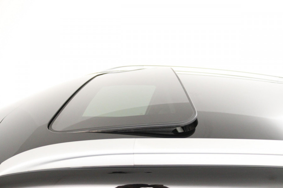 Kia Niro 1.6 GDi Hybrid Edition (PANORAMADAK, STOEL/STUUR VERWARMING, ACHTERUITRIJCAMERA, NAVIGATIE, PARKEERSENSOREN)