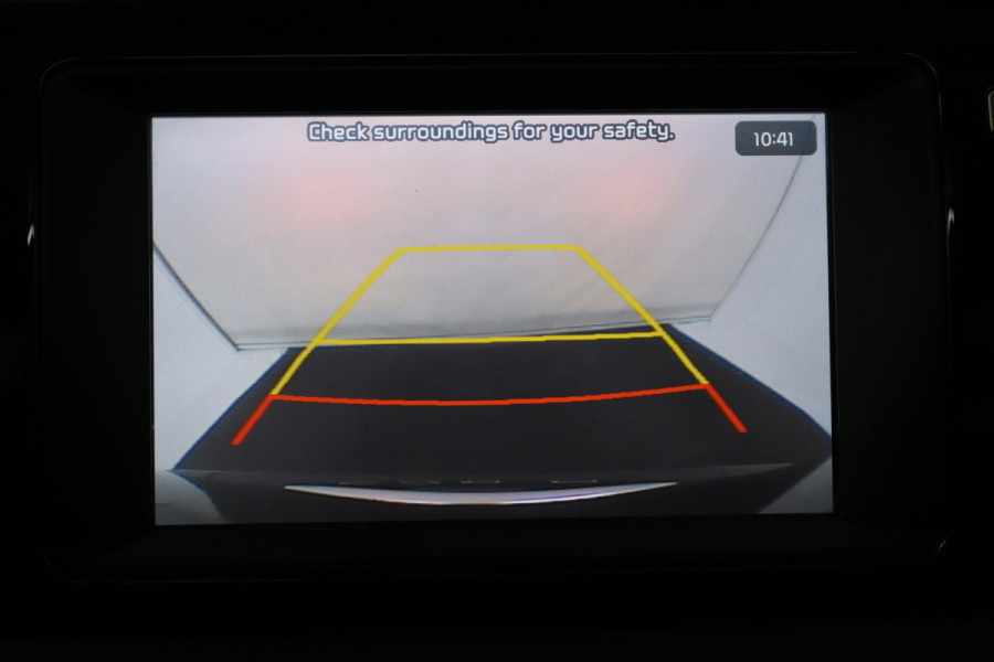 Kia Niro 1.6 GDi Hybrid Edition (PANORAMADAK, STOEL/STUUR VERWARMING, ACHTERUITRIJCAMERA, NAVIGATIE, PARKEERSENSOREN)