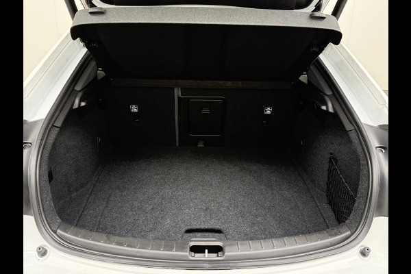 Polestar 2 AUT. 408 pk Long Range Dual Motor Pano-Dak Harman&Kardon® Electr.Stoelen Verwarmd+Achterbank+Stuur Adaptive-Cruise Carplay Andro SOH 97,5% 78kWh Verkeersbord detectie Regen-Lichtsensor Virtual-Cockpit Home-Link Bots waarschuwing Autonoom-Rem Lane Assist Keyless Connected 1e Eigenaar Origineel Nederlandse Auto 1.500kg Trekvermogen 660Nm! € 61.000 nieuw!