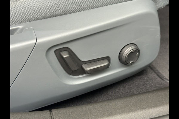 Polestar 2 AUT. 408 pk Long Range Dual Motor Pano-Dak Harman&Kardon® Electr.Stoelen Verwarmd+Achterbank+Stuur Adaptive-Cruise Carplay Andro SOH 97,5% 78kWh Verkeersbord detectie Regen-Lichtsensor Virtual-Cockpit Home-Link Bots waarschuwing Autonoom-Rem Lane Assist Keyless Connected 1e Eigenaar Origineel Nederlandse Auto 1.500kg Trekvermogen 660Nm! € 61.000 nieuw!