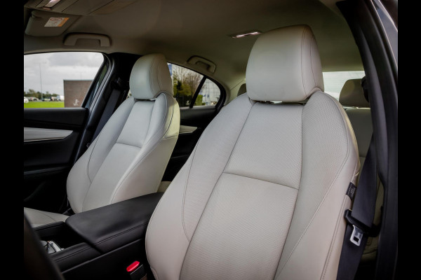 Mazda 3 2.0 e-SkyActiv-X M Hybrid 180 Luxury Leder|HeadUp display