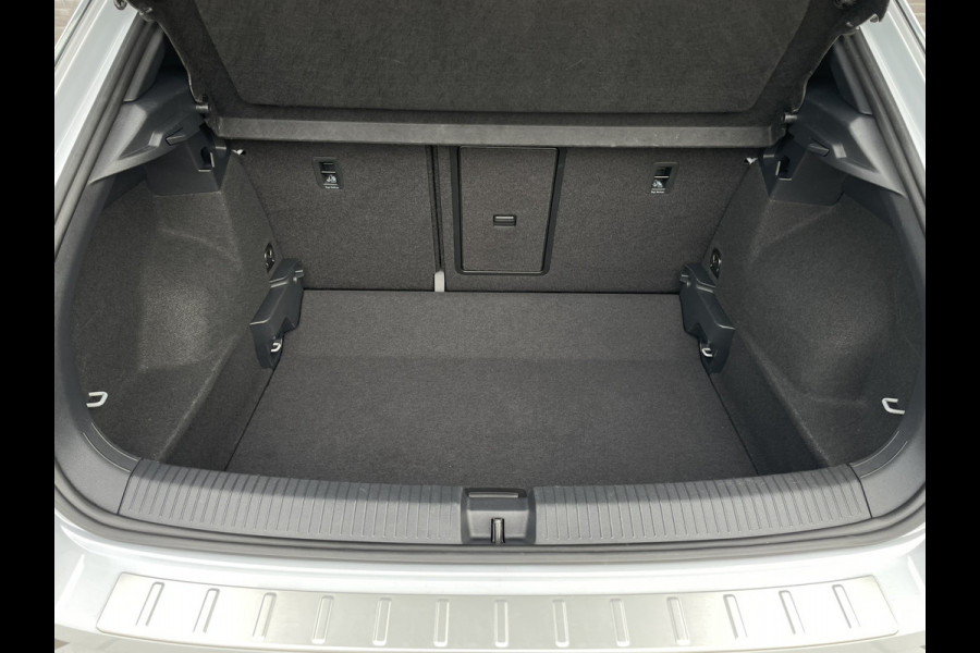 Volkswagen T-Roc 1.5 TSI Sport Business 2x R-Line LED | Trekhaak | Carplay | Camera | Virtual Cockpit | Navi | PDC