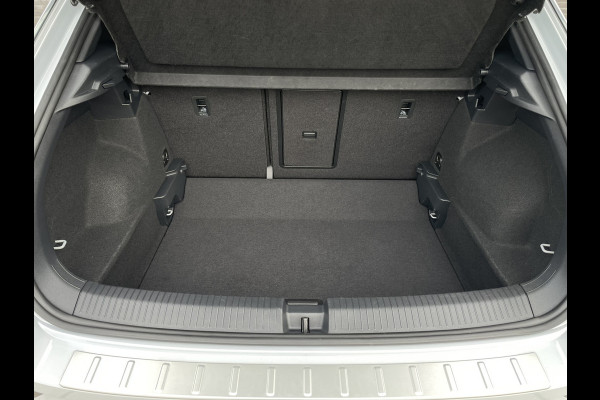 Volkswagen T-Roc 1.5 TSI Sport Business 2x R-Line LED | Trekhaak | Carplay | Camera | Virtual Cockpit | Navi | PDC