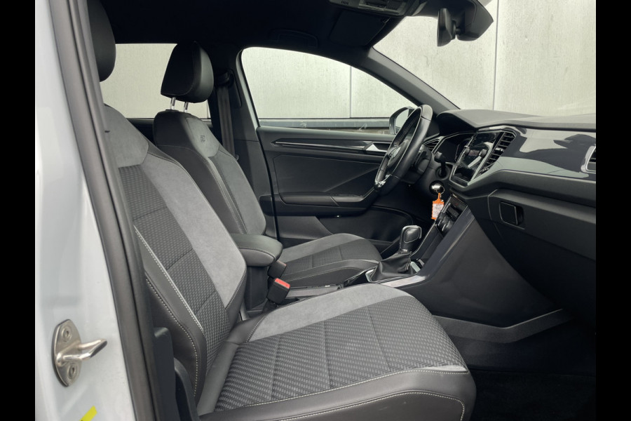 Volkswagen T-Roc 1.5 TSI Sport Business 2x R-Line LED | Trekhaak | Carplay | Camera | Virtual Cockpit | Navi | PDC
