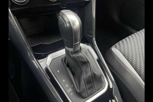Volkswagen T-Roc 1.5 TSI Sport Business 2x R-Line LED | Trekhaak | Carplay | Camera | Virtual Cockpit | Navi | PDC