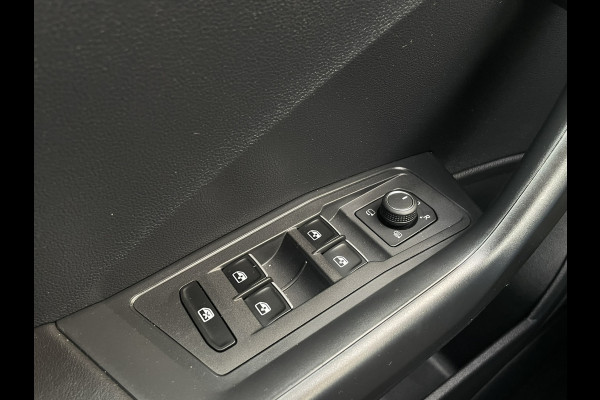 Volkswagen T-Roc 1.5 TSI Sport Business 2x R-Line LED | Trekhaak | Carplay | Camera | Virtual Cockpit | Navi | PDC