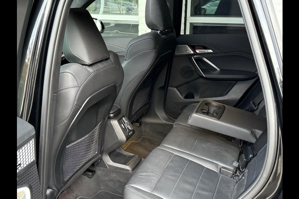 BMW X1 xDrive23i M SPORT | PANORAMADAK | TREKHAAK | HARMAN KARDON | DRIVING PROFF. | MEMORY SEATS |