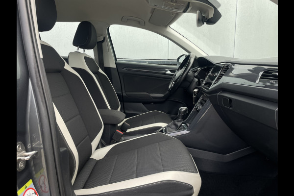 Volkswagen T-Roc 1.5 TSI Sport LED | Trekhaak | Carplay | Camera | Virtual Cockpit | PDC