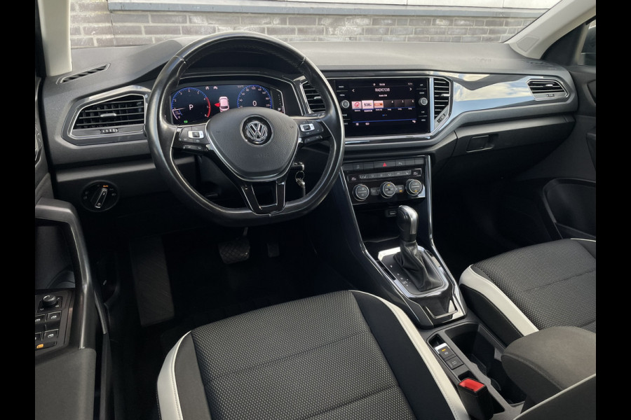 Volkswagen T-Roc 1.5 TSI Sport LED | Trekhaak | Carplay | Camera | Virtual Cockpit | PDC