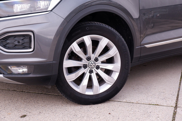 Volkswagen T-Roc 1.5 TSI Sport LED | Trekhaak | Carplay | Camera | Virtual Cockpit | PDC