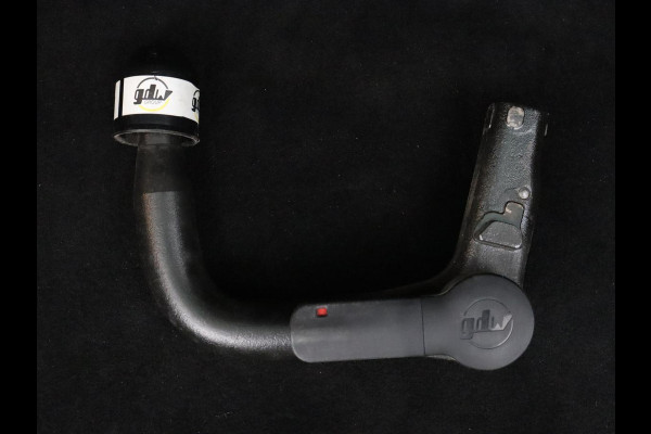 Mercedes-Benz CLA-Klasse 180 Business Solution Luxury | Panoramadak | Leder | Trekhaak | Stoelverwarming | Keyless | Camera | Memory | Matrix LED | Park Assist | Widescreen | Climate control