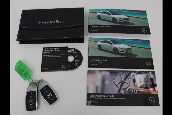 Mercedes-Benz CLA-Klasse 180 Business Solution Luxury | Panoramadak | Leder | Trekhaak | Stoelverwarming | Keyless | Camera | Memory | Matrix LED | Park Assist | Widescreen | Climate control