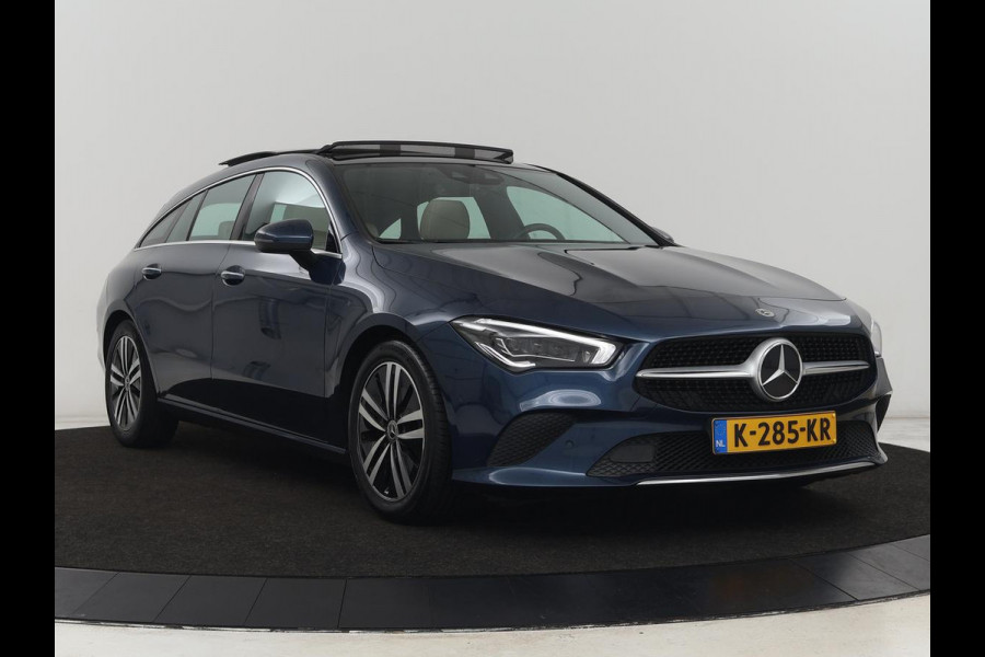 Mercedes-Benz CLA-Klasse 180 Business Solution Luxury | Panoramadak | Leder | Trekhaak | Stoelverwarming | Keyless | Camera | Memory | Matrix LED | Park Assist | Widescreen | Climate control