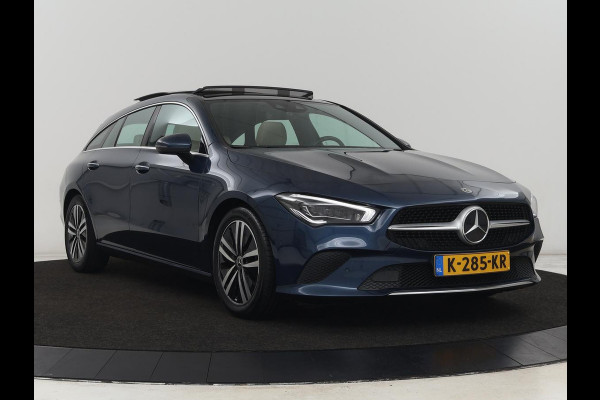 Mercedes-Benz CLA-Klasse 180 Business Solution Luxury | Panoramadak | Leder | Trekhaak | Stoelverwarming | Keyless | Camera | Memory | Matrix LED | Park Assist | Widescreen | Climate control