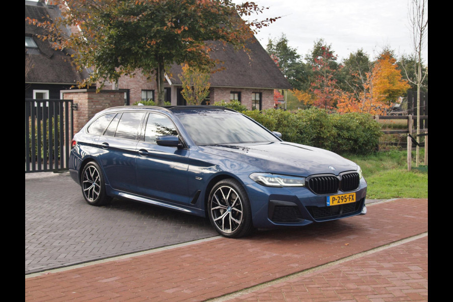 BMW 5 Serie Touring 530e xDrive Business Edition Plus | M-Pakket | Laser Led | Head-up display | Camera  NL-Auto |