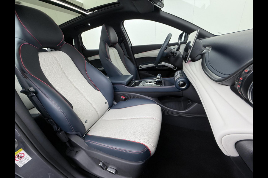 BYD ATTO 3 Comfort 60 kWh PANO| STOELVERW.| FABR. GARANTIE T/M 2029 | AANDRIJFLIJN EN ACCU ZELFS T/M 2031 | BTW VERREKENBAAR