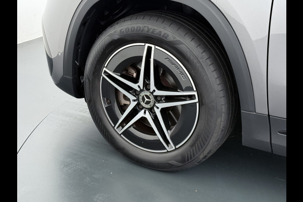 Mercedes-Benz EQA 250 AMG 67kWh Apple Carplay Android Auto Pano-/Schuif-Dak Leer/Alcantara Advanced LED-High-Performance Camera Navi+10" Connect D 191pk AUT. Night-pakket Connect-20 DAB Actieve park-assist+Rem-assistent Adaptive-Gr-licht Stoelverwarming Elek.Achterklep DAB High Perf.-LED  Keyless Business Solution 11kw-AC 1e Eigenaar Origineel Nederlandse Auto S.O.H. 91% 750kg Trekvermogen