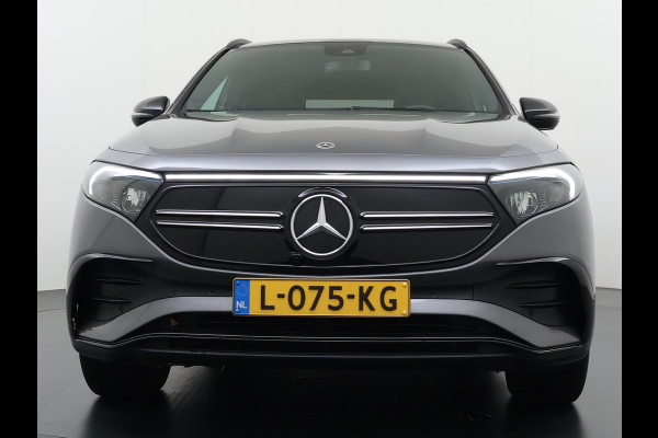 Mercedes-Benz EQA 250 AMG 67kWh Apple Carplay Android Auto Pano-/Schuif-Dak Leer/Alcantara Advanced LED-High-Performance Camera Navi+10" Connect D 191pk AUT. Night-pakket Connect-20 DAB Actieve park-assist+Rem-assistent Adaptive-Gr-licht Stoelverwarming Elek.Achterklep DAB High Perf.-LED  Keyless Business Solution 11kw-AC 1e Eigenaar Origineel Nederlandse Auto S.O.H. 91% 750kg Trekvermogen