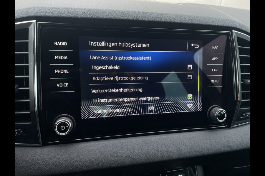 Škoda Karoq 1.5 TSI ACT Style | LED | Elek. Trekhaak | Navi | Carplay | Camera | Virtual Cockpit