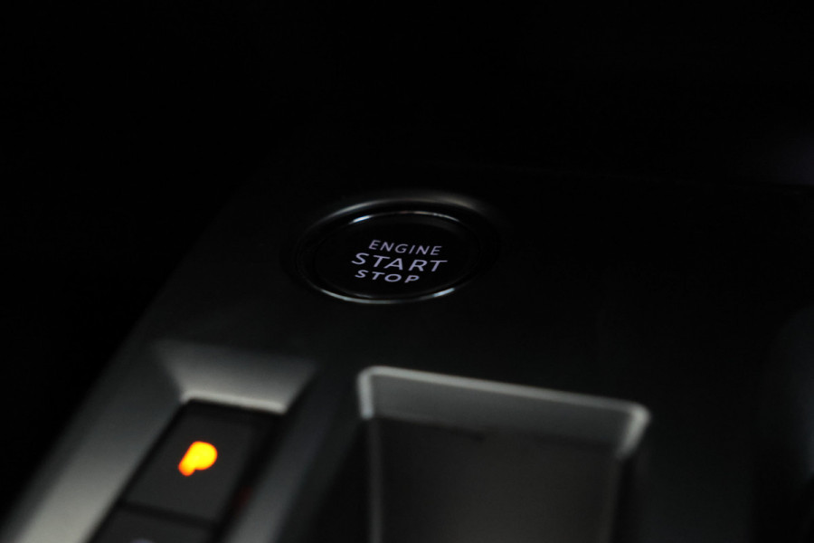 Peugeot 308 1.2 PureTech Active Pack Business Digital Dash, Navigatie, Automaat