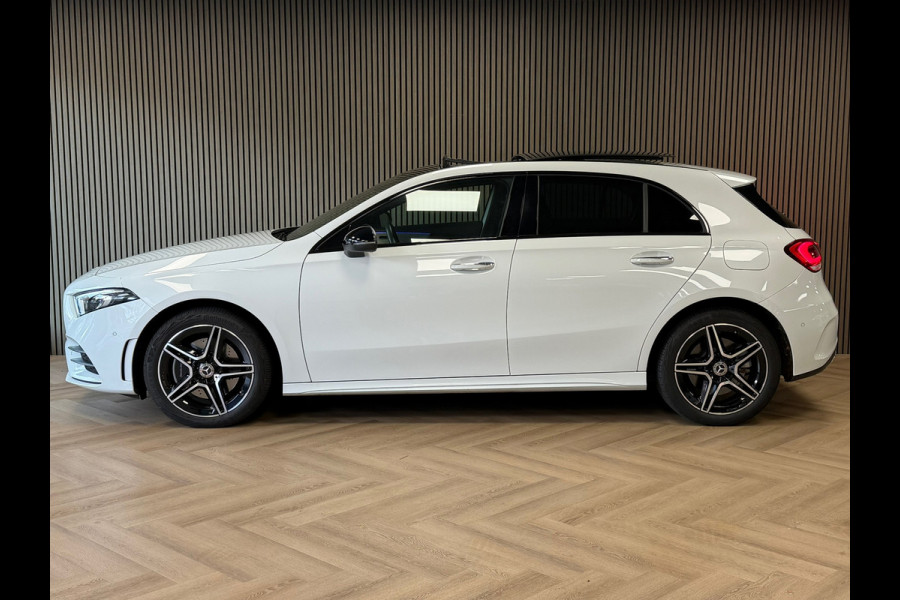 Mercedes-Benz A-Klasse 250e AMG Line AUT PANORAMADAK SFEERVERLICHTING KEYLESS-GO NAVIGATIE CAMERA STOELVERWARMING PDC AIRCO CRUISE
