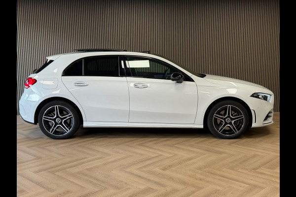 Mercedes-Benz A-Klasse 250e AMG Line AUT PANORAMADAK SFEERVERLICHTING KEYLESS-GO NAVIGATIE CAMERA STOELVERWARMING PDC AIRCO CRUISE