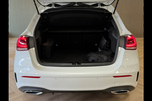 Mercedes-Benz A-Klasse 250e AMG Line AUT PANORAMADAK SFEERVERLICHTING KEYLESS-GO NAVIGATIE CAMERA STOELVERWARMING PDC AIRCO CRUISE