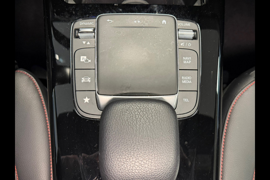 Mercedes-Benz A-Klasse 250e AMG Line AUT PANORAMADAK SFEERVERLICHTING KEYLESS-GO NAVIGATIE CAMERA STOELVERWARMING PDC AIRCO CRUISE